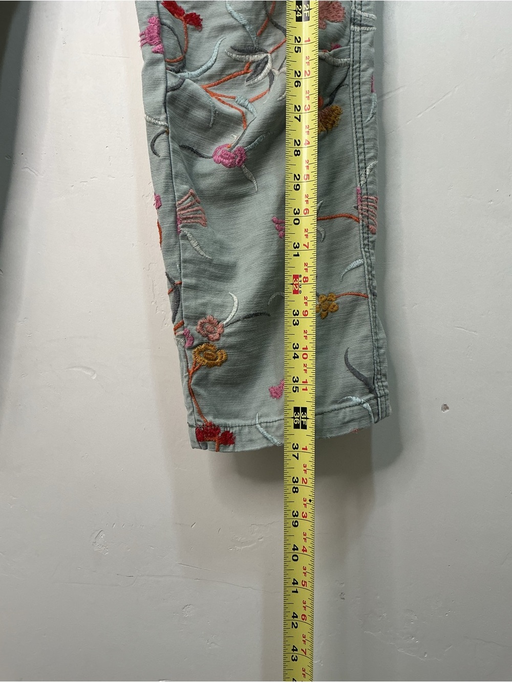 Anthropologie Wanderer Floral Embroidered Size 30 Boho Utility Statement Pants ' - Picture 10 of 10